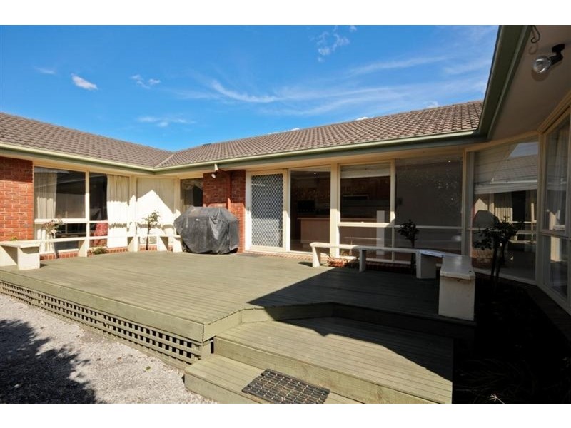 12 Blueridge  Drive, Mooroolbark VIC 3138