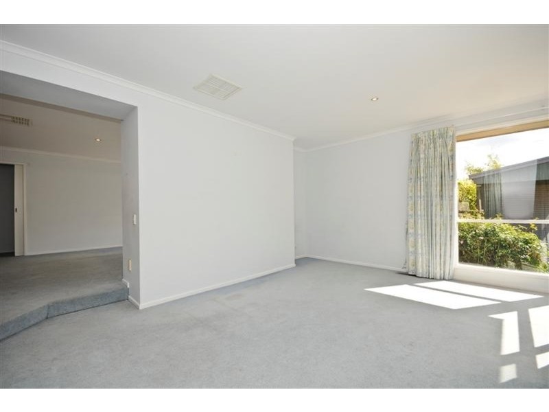 12 Blueridge  Drive, Mooroolbark VIC 3138