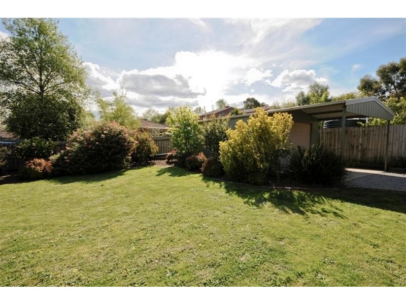 12 Blueridge  Drive, Mooroolbark VIC 3138