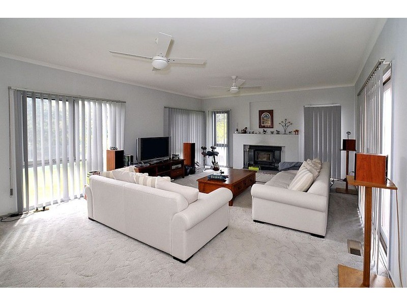 11 Vandeven Court, Ferntree Gully VIC 3156
