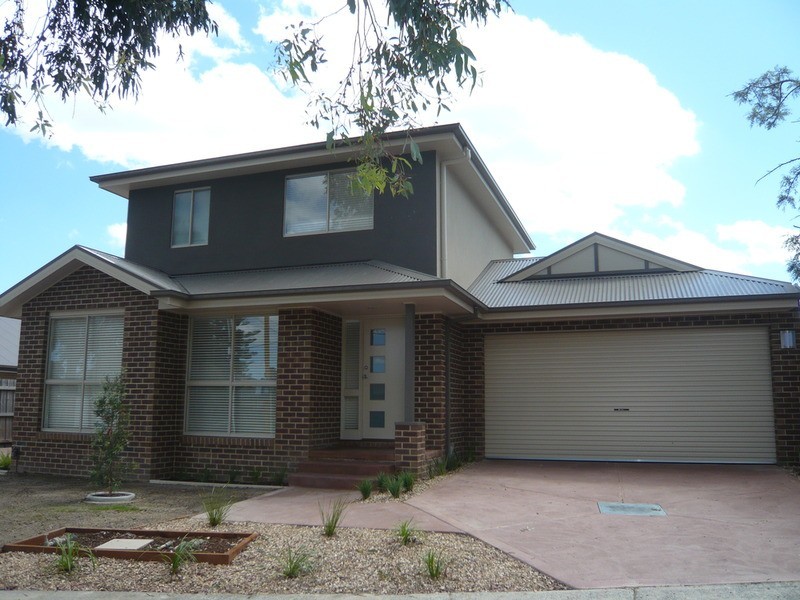 1/13 Wattletree Road, Ferntree Gully VIC 3156