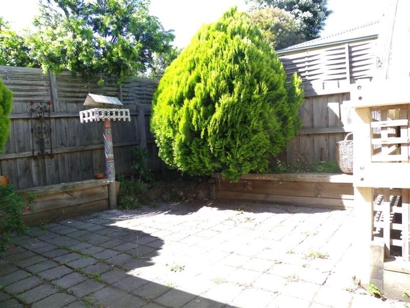 2 Castle Street, Ferntree Gully VIC 3156