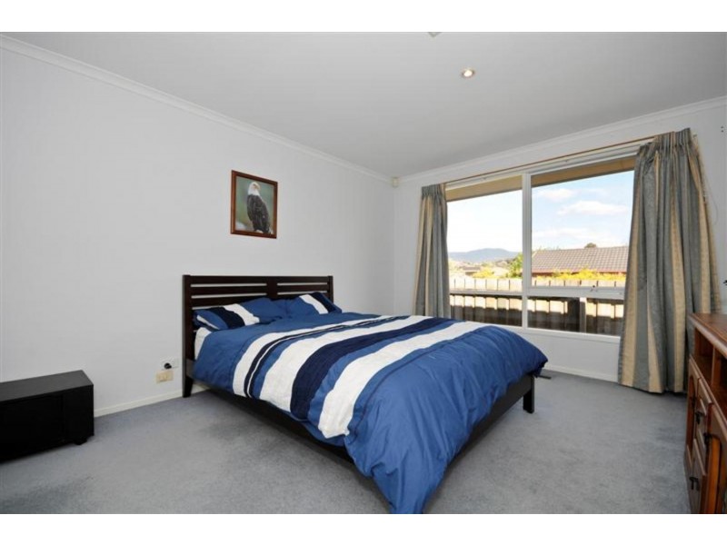12 Blueridge Drive, Mooroolbark VIC 3138