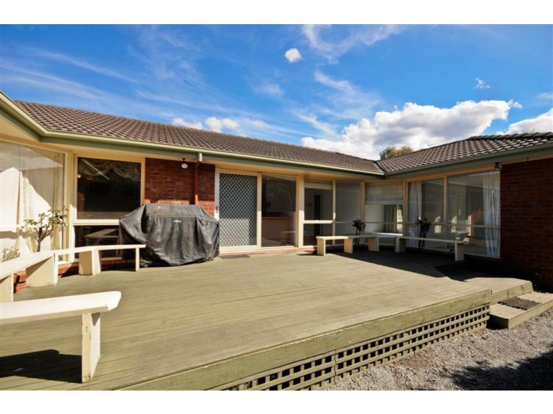 12 Blueridge Drive, Mooroolbark VIC 3138