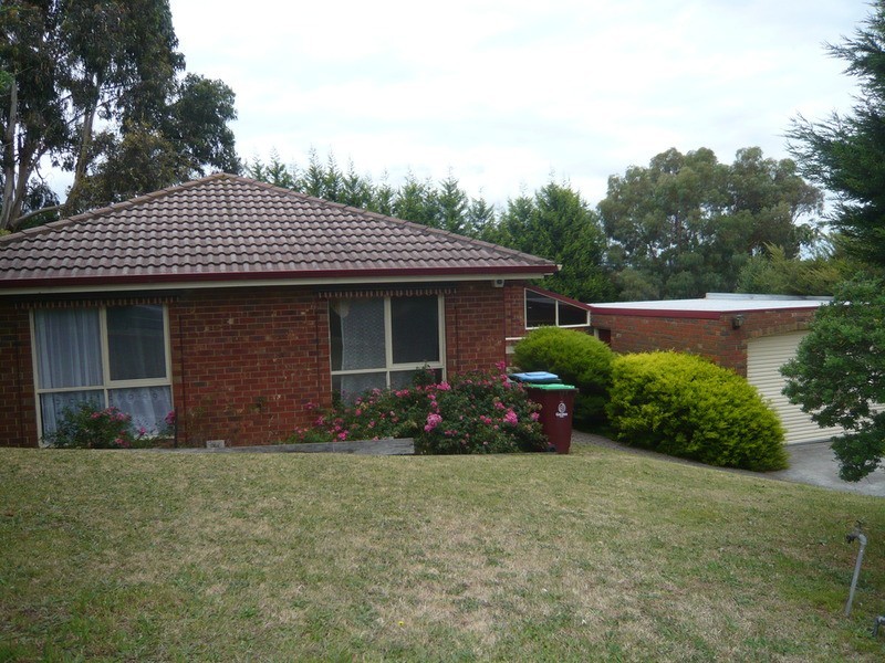 5 Coledale  Close, Endeavour Hills VIC 3802