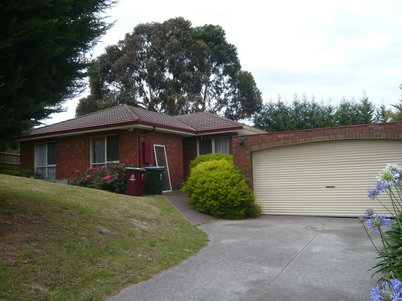 5 Coledale  Close, Endeavour Hills VIC 3802