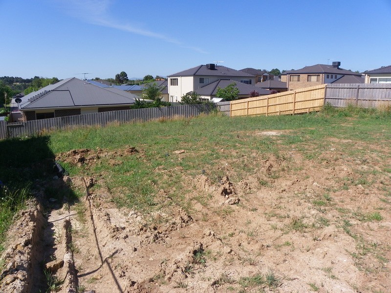 27 Pacific  Drive, Mooroolbark VIC 3138