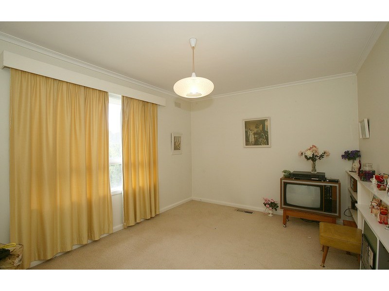 16 Allison  Court, Vermont VIC 3133