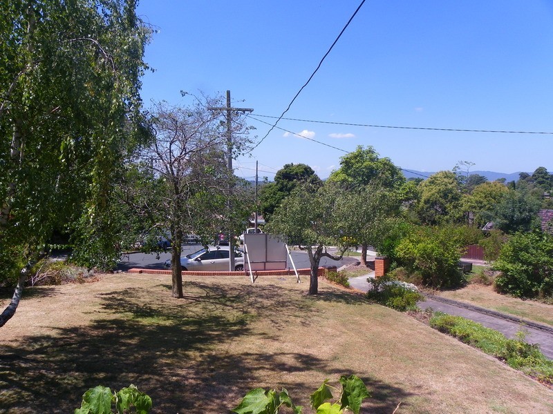 16 Allison  Court, Vermont VIC 3133