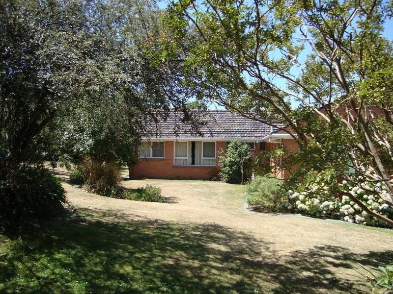 16 Allison  Court, Vermont VIC 3133