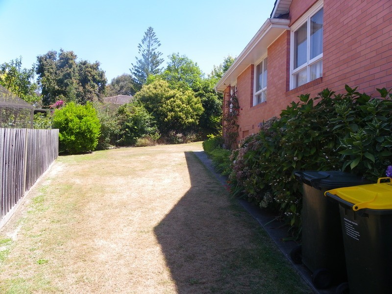 16 Allison  Court, Vermont VIC 3133