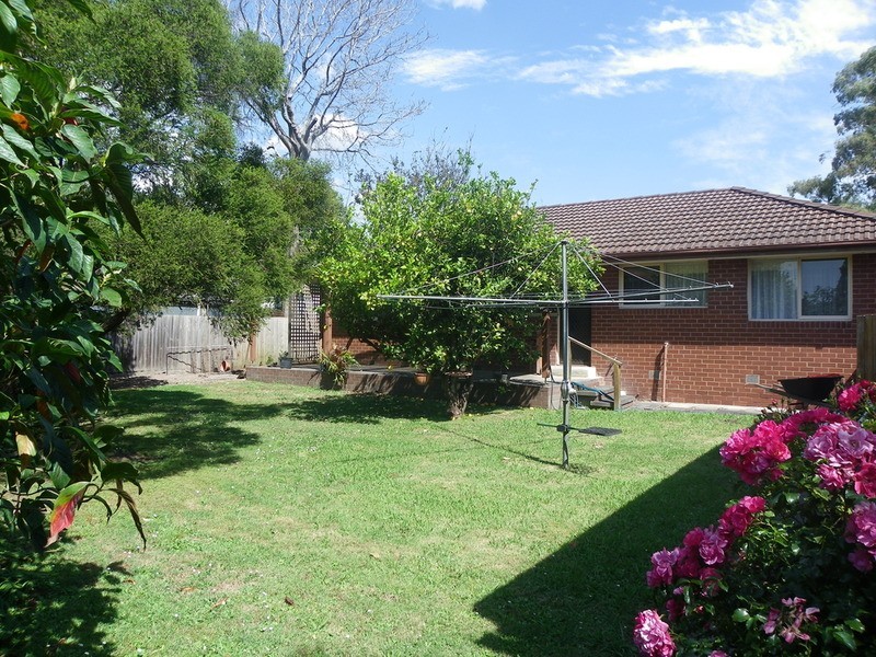 8 Acacia Road, Upper Ferntree Gully VIC 3156