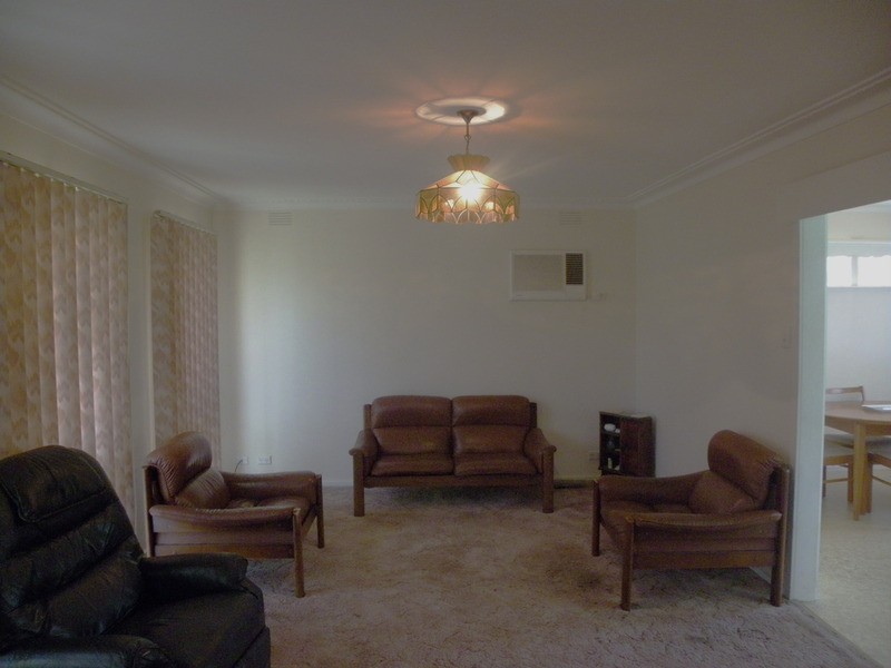 8 Acacia Road, Upper Ferntree Gully VIC 3156