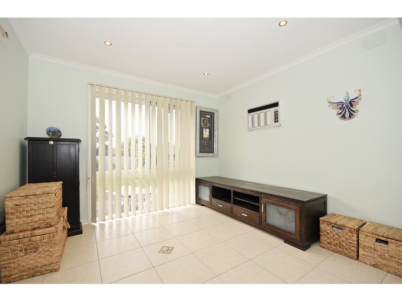 15 Benwerrin  Drive, Wantirna VIC 3152