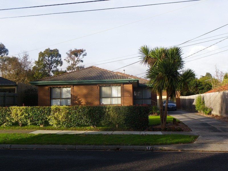 17 renwick Road, Ferntree Gully VIC 3156