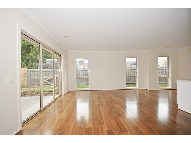 2/33 Elton Road, Ferntree Gully VIC 3156