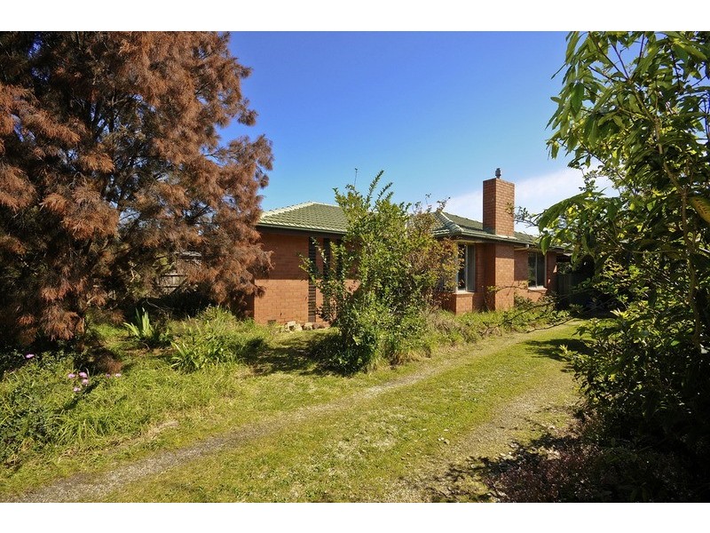 96 Adele Avenue, Ferntree Gully VIC 3156