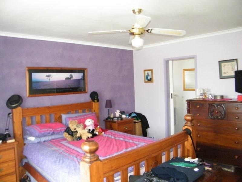 13 Station Street, Officer VIC 3809