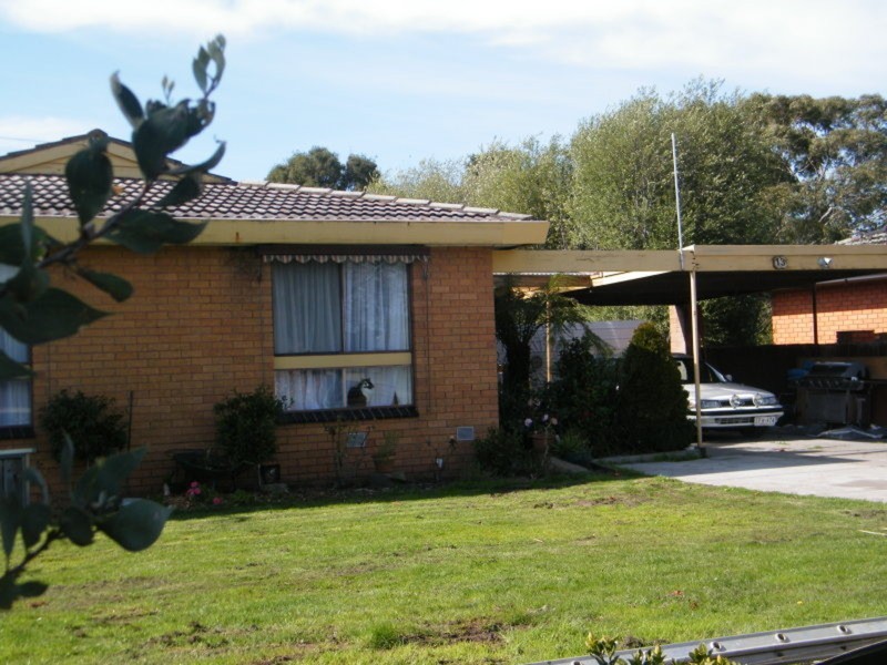13 Station Street, Officer VIC 3809