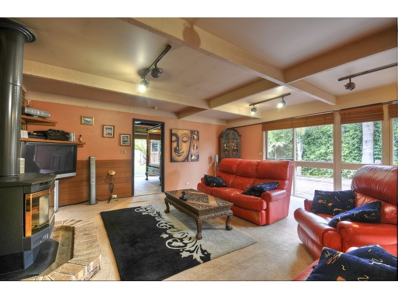 45 Greenaway Drive, Ferntree Gully VIC 3156