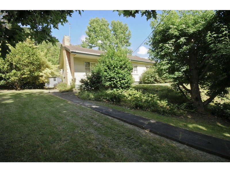 1 Ferndale  Road, Upper Ferntree Gully VIC 3156