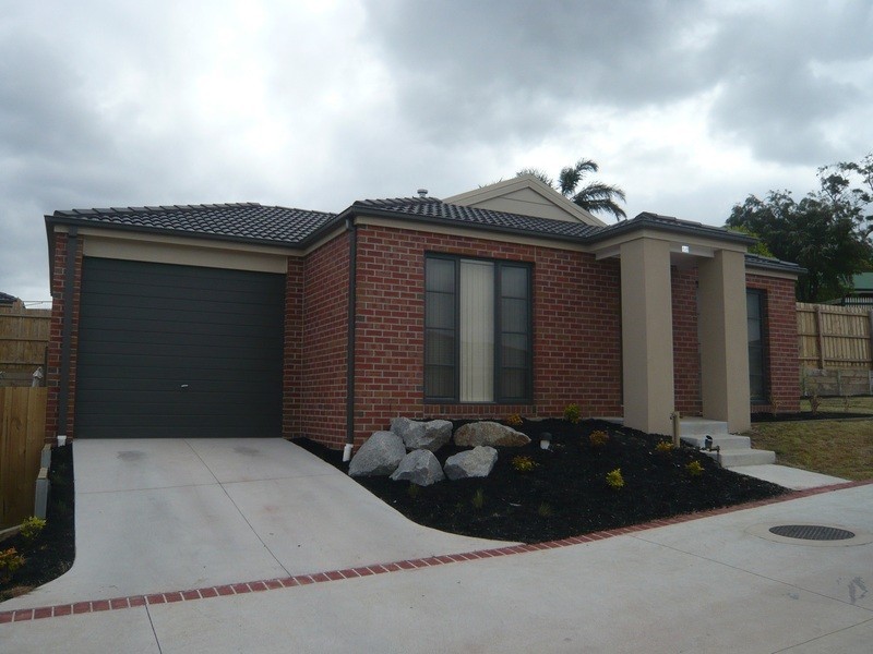 26/107 Army Road, Pakenham VIC 3810