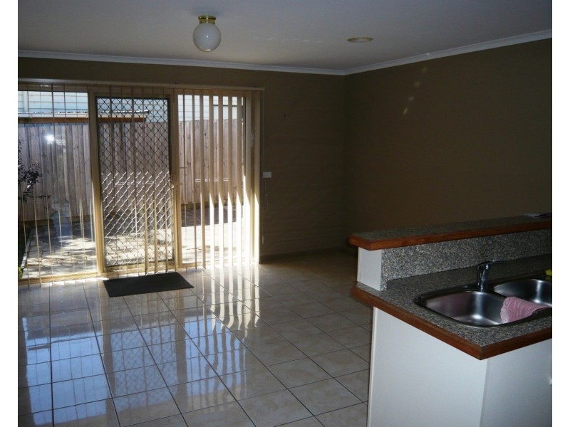 2/33 Narcissus Avenue, Boronia VIC 3155