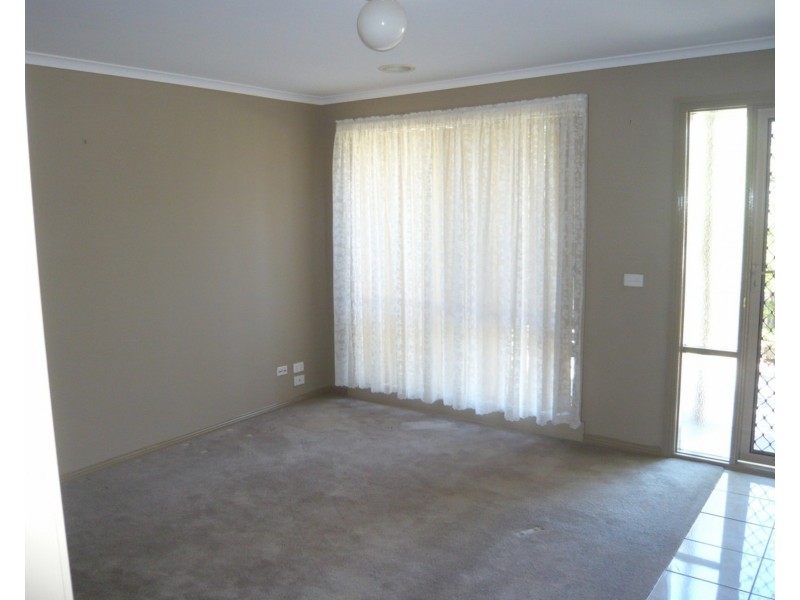 2/33 Narcissus Avenue, Boronia VIC 3155