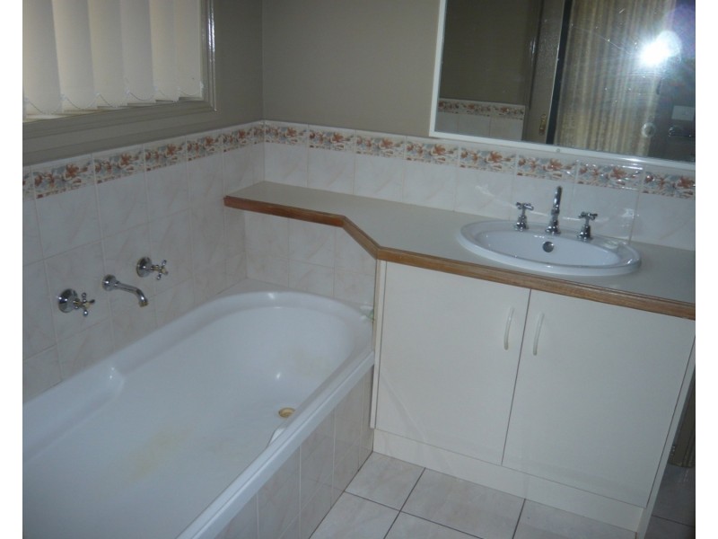 2/33 Narcissus Avenue, Boronia VIC 3155