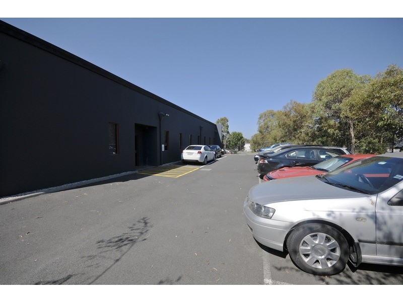 27 Research Drive, Croydon South VIC 3136