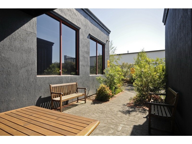 27 Research Drive, Croydon South VIC 3136