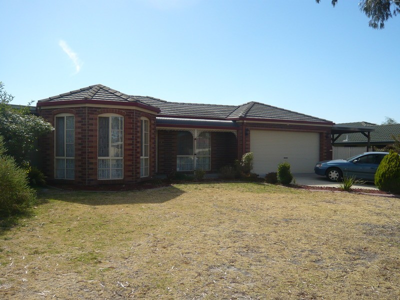 11 Tangerine  Drive, Narre Warren South VIC 3805