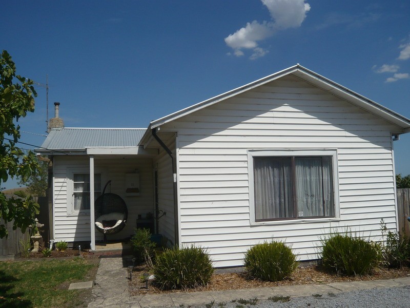 15 Allora Avenue, Ferntree Gully VIC 3156