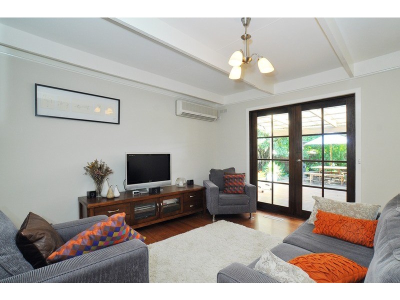 8 Ashton Road, Ferntree Gully VIC 3156