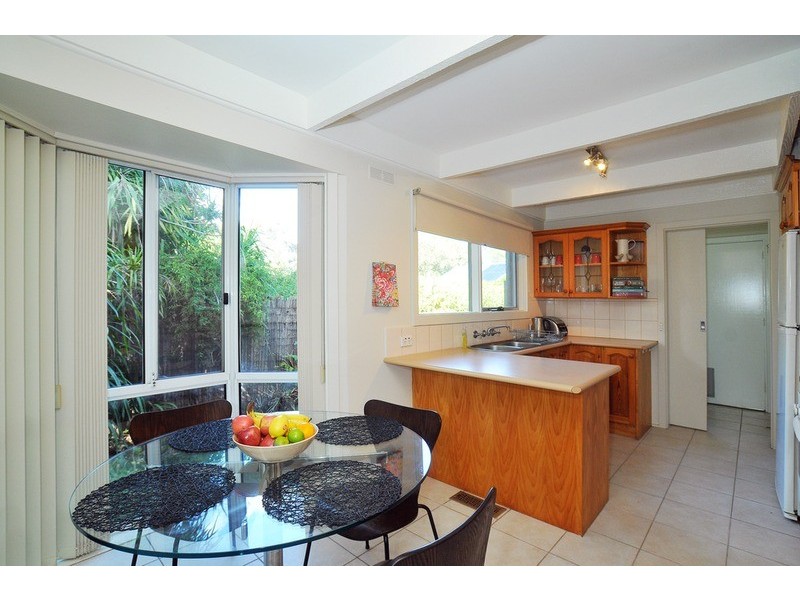 8 Ashton Road, Ferntree Gully VIC 3156