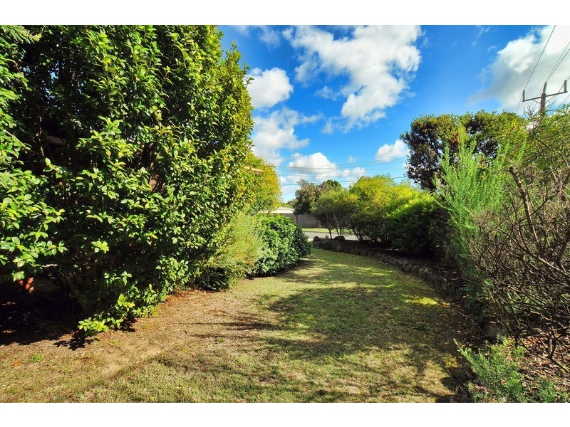 8 Ashton Road, Ferntree Gully VIC 3156