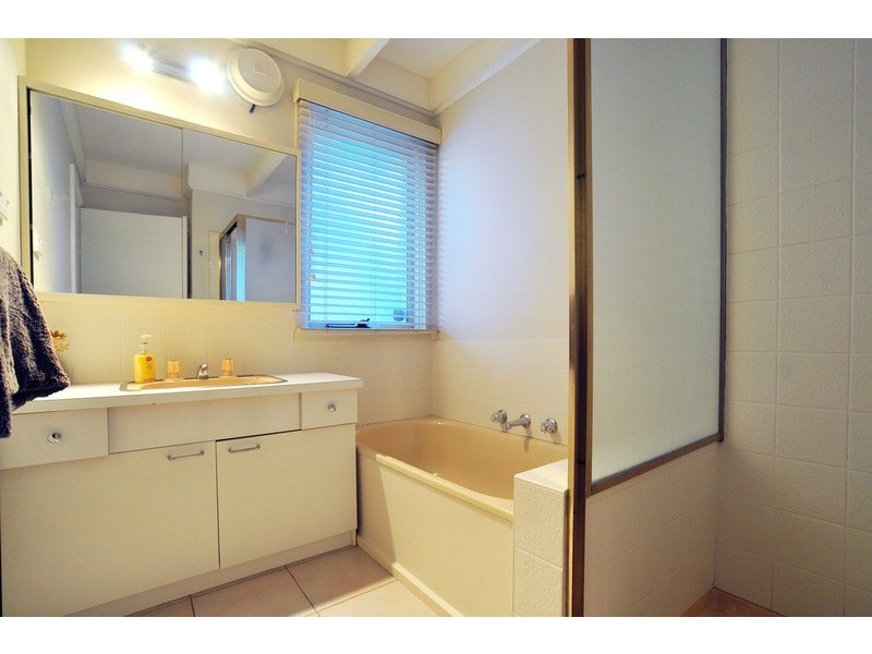 8 Ashton Road, Ferntree Gully VIC 3156