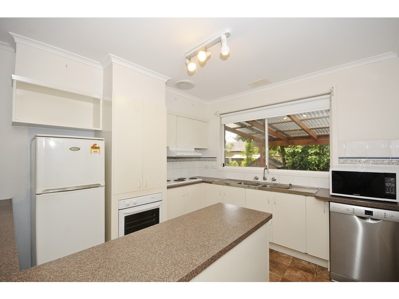 2 Blackwood Park Road, Ferntree Gully VIC 3156