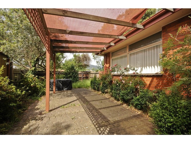 2 Blackwood Park Road, Ferntree Gully VIC 3156