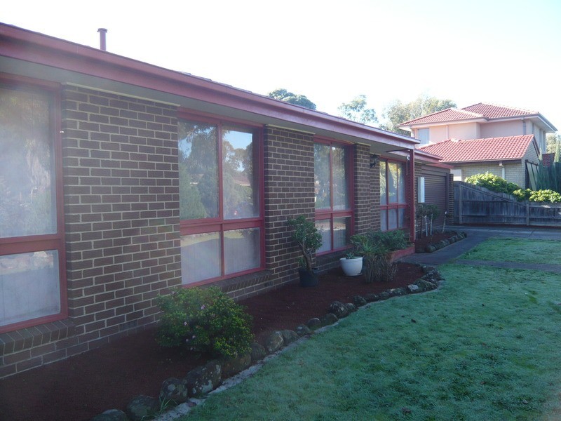 7 Wallace Road, Wantirna South VIC 3152