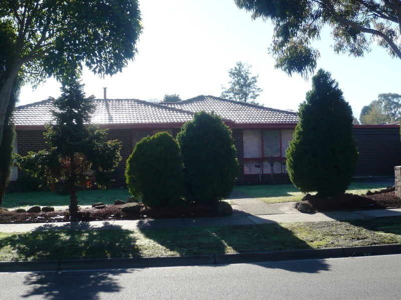 7 Wallace Road, Wantirna South VIC 3152