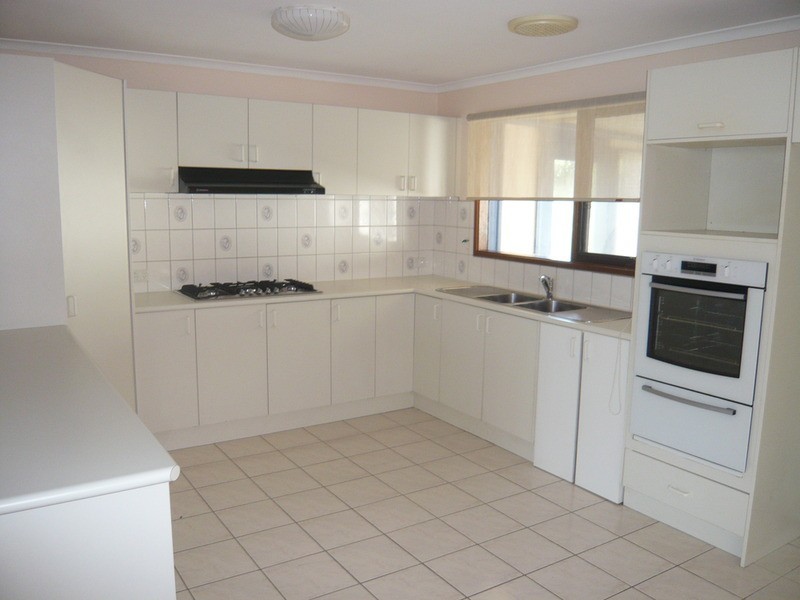 7 Wallace Road, Wantirna South VIC 3152