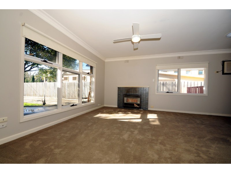 16 Glenfern Road, Ferntree Gully VIC 3156