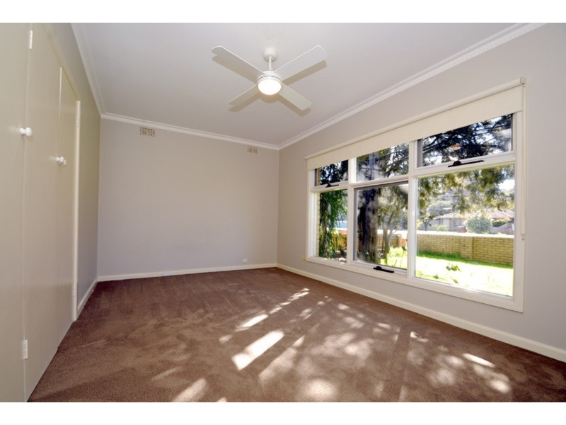 16 Glenfern Road, Ferntree Gully VIC 3156