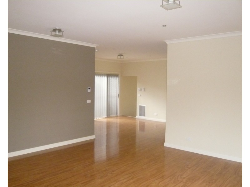 1/4 Wilson Street, Ferntree Gully VIC 3156
