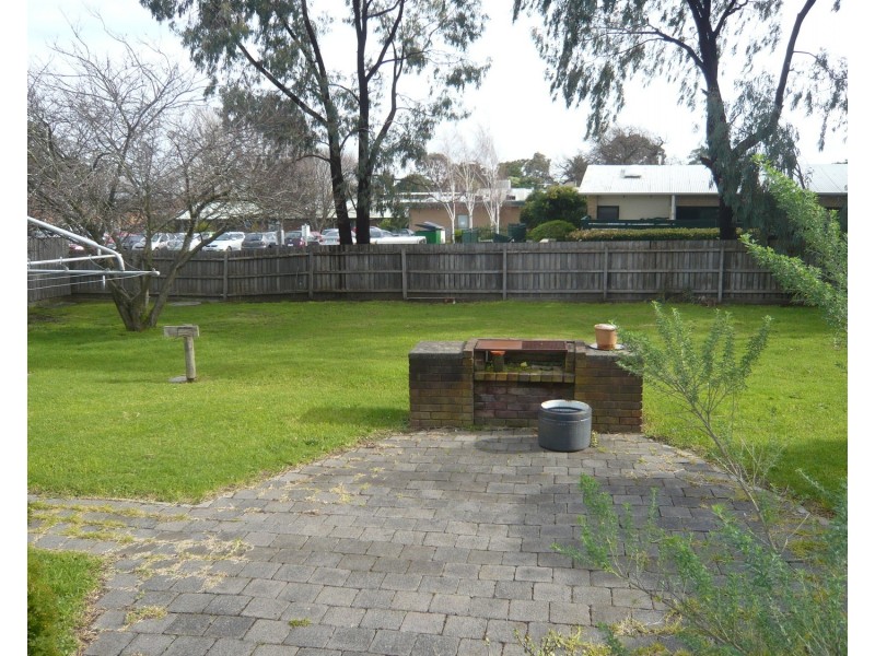 1 Mossfield Avenue, Ferntree Gully VIC 3156