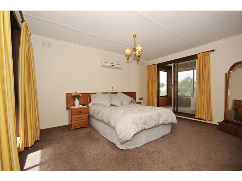 28 Deviation Road, Belgrave South VIC 3160