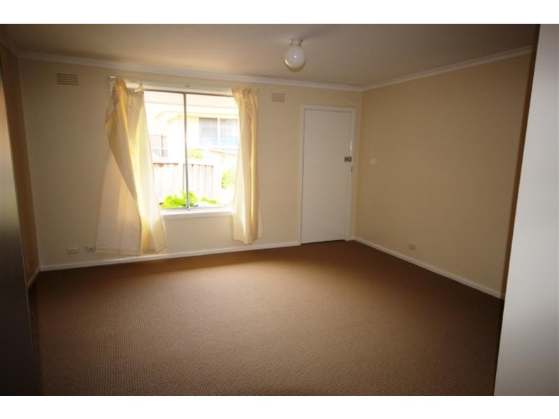 2/3 Wallace Avenue, Bayswater VIC 3153