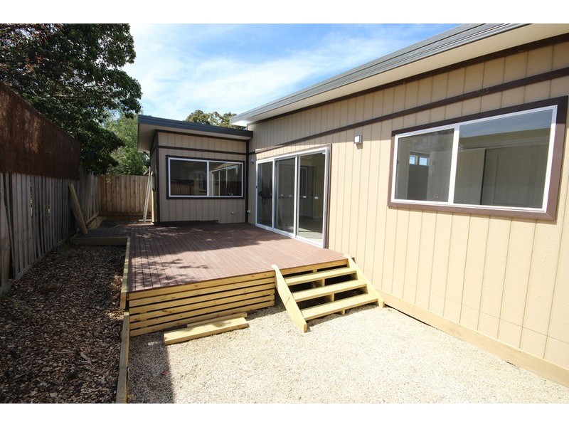 2/19 Lloyd Street, Knoxfield VIC 3180