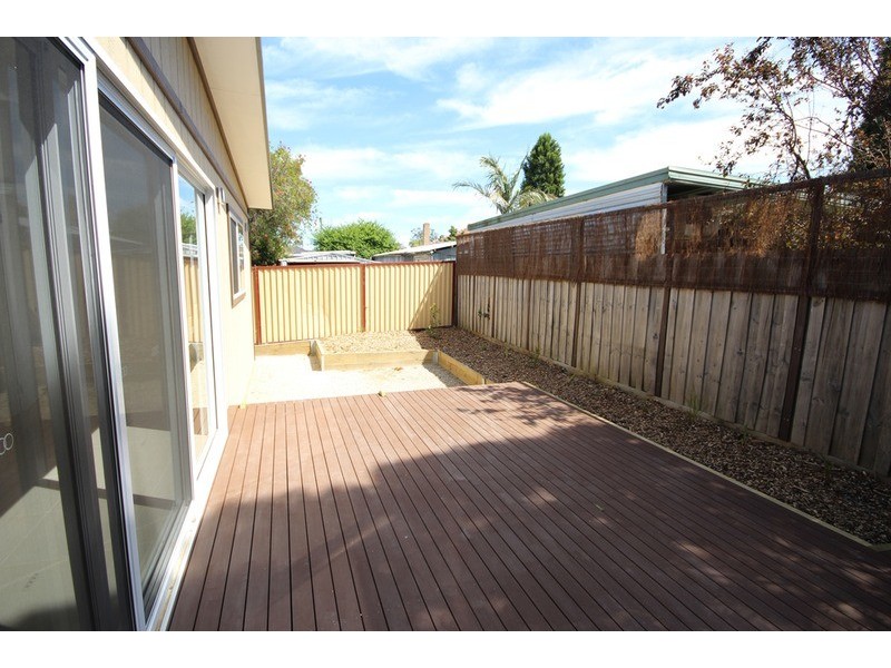 2/19 Lloyd Street, Knoxfield VIC 3180